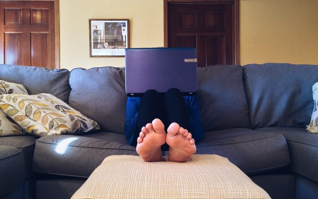 7 métiers pour travailler chez soi sans diplôme qui vont te surprendre